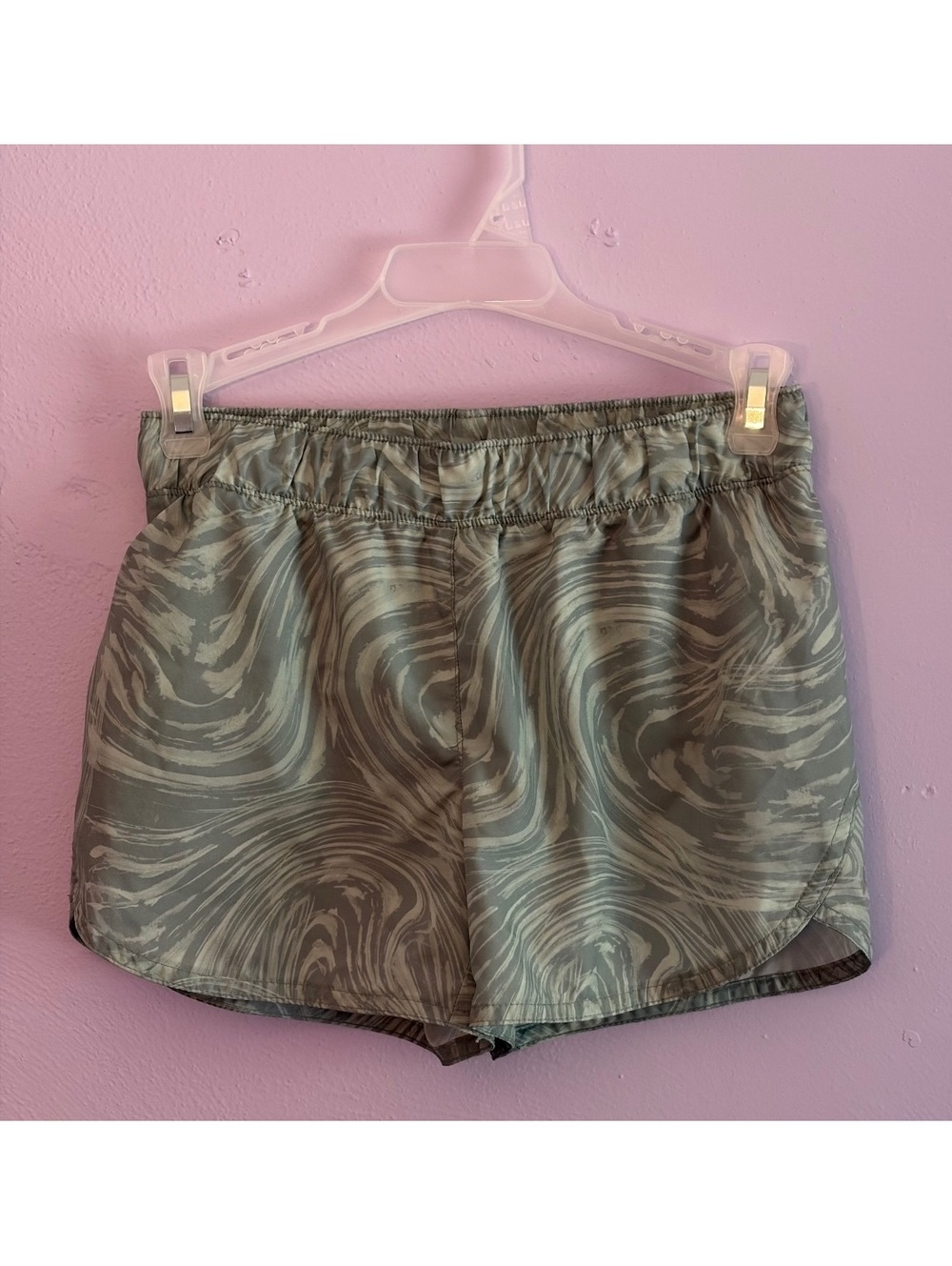 Old Navy Active Go-Dry Cool Girls Athletic Shorts Size L [COPY]